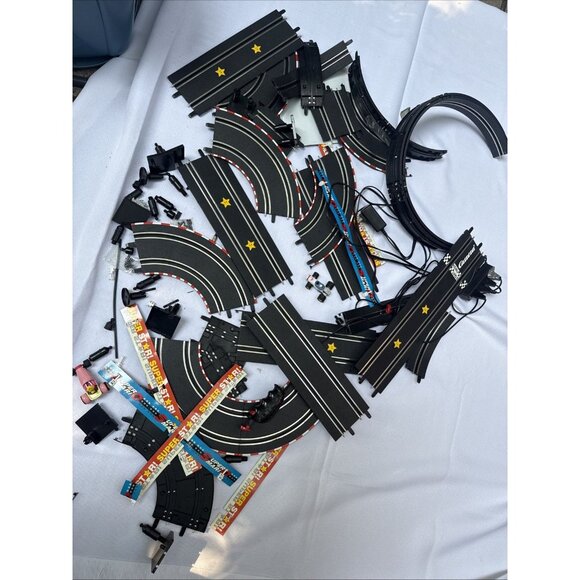 Vintage First Mario Kart Slot Car track, controllers and cars. Works! - Picture 2 of 6